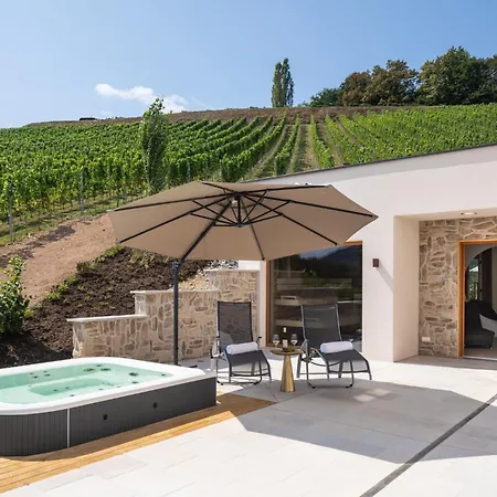 Steirerblicke - Domaine Sernau Sauvignon * غامليتز